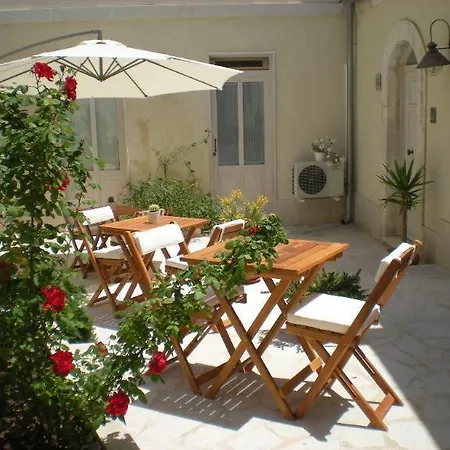 Chicchi Di Melograno Bed & Breakfast 5*